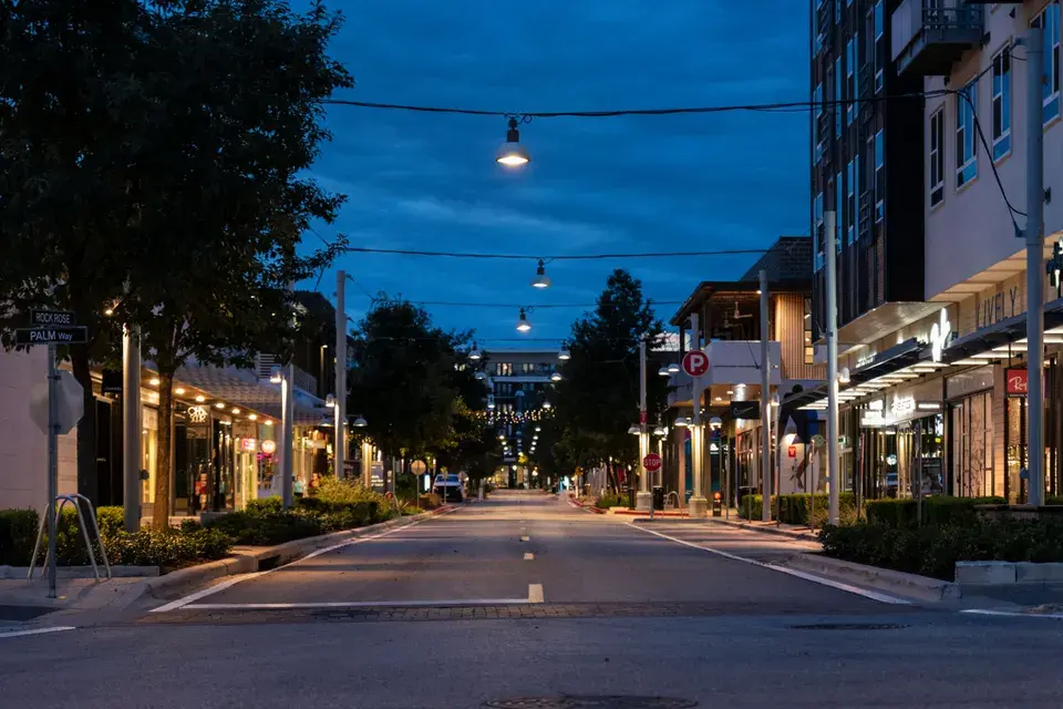 Reliable Roadside Assistance Across Independence Landmarks in Independence